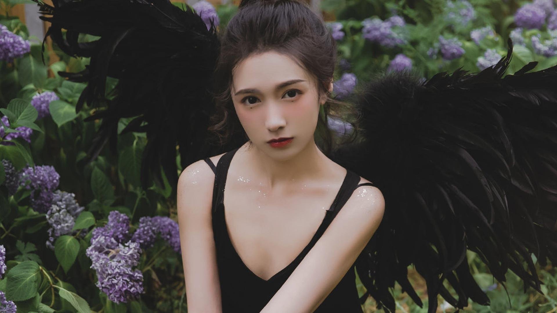 爱游戏体育-当厦日火箭遇冷，伦纳德用巨掌冰封苍穹