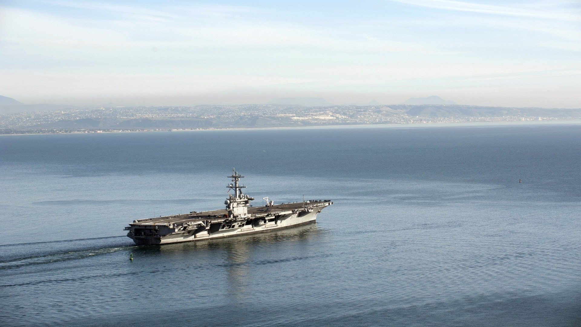 当古典油画闯入数字屏风,西亚卡姆数据爆炸背后的艺术暴力