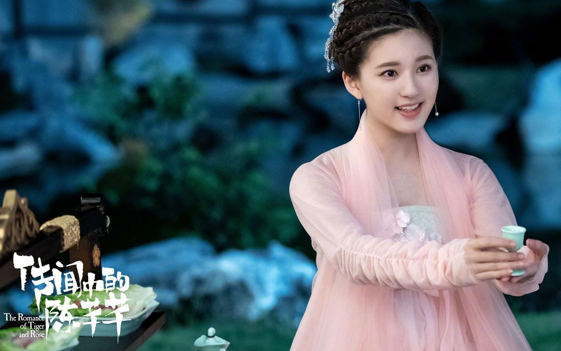 八年前的团队压制,今天的巨星接管,一条时间线上的两个答案